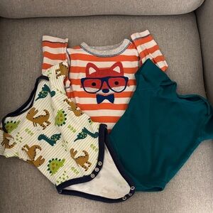 Playful Fox and Dinosaur Print Bodysuit Set